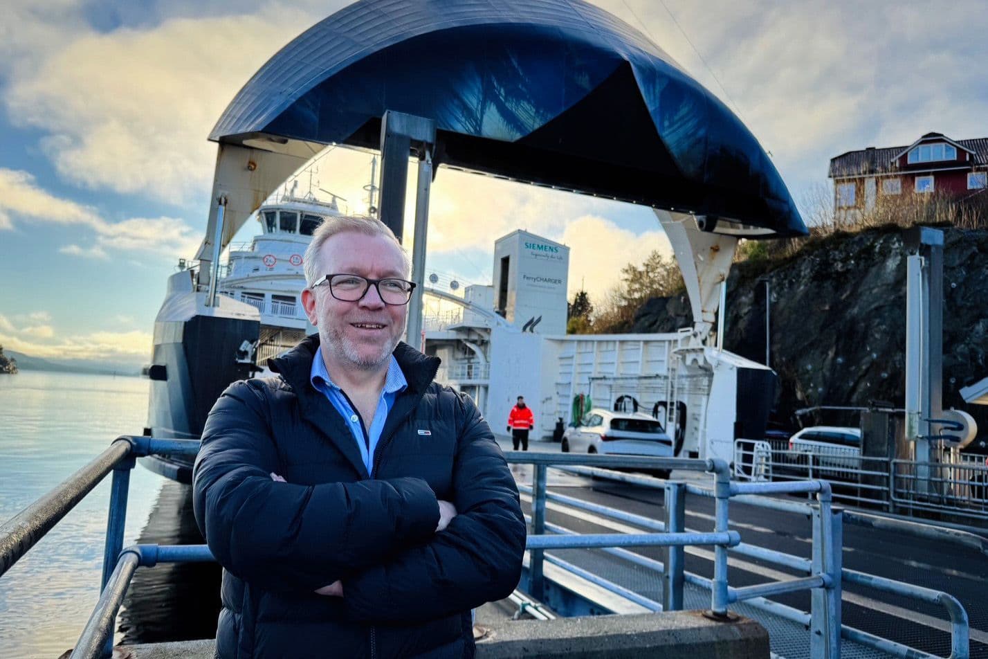 POPULÆRT MED FERJE I FERIEN: Administrerende direktør i Skyttel og SkyttelPASS, Vidar Raa, synes selv det er kjekt med en ferjetur om sommeren – og resten av året. Foto: SkyttelPASS
