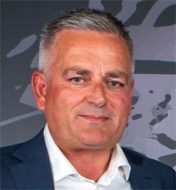 600 LAGRET STØRRE Hans Skomedal, Regionleder salg, Hurtigruta Carglass Foto HC redigert av Britt.jpg